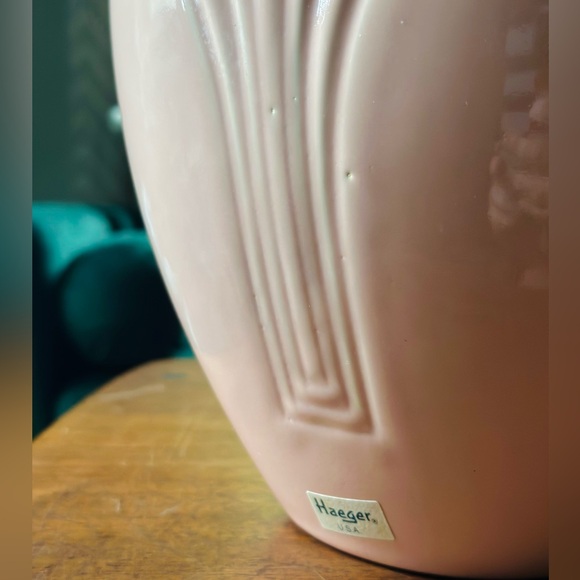 Vintage Haeger pink vase - Picture 9 of 12